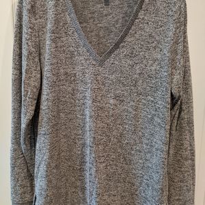 Lucky brand tunic sweater with side slits and v neck